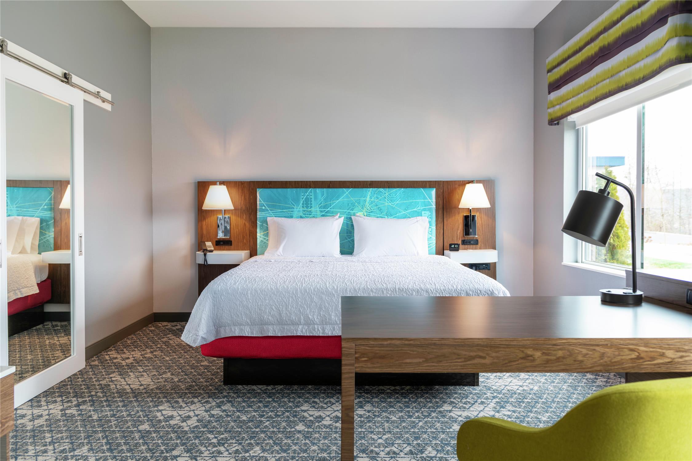 Hampton Inn & Suites Pittsburgh New Stanton PA 1