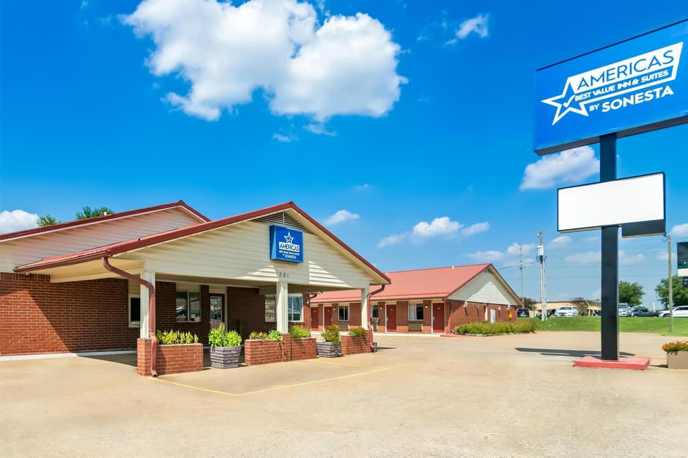 Americas Best Value Inn and Suites Siloam Springs 1