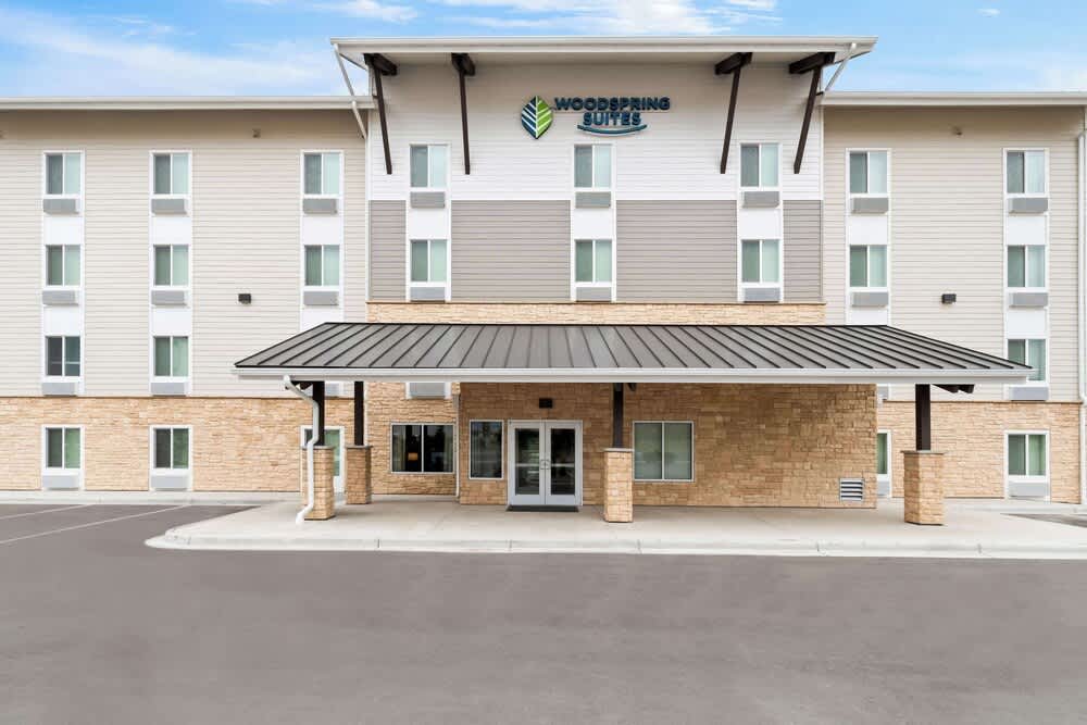 WoodSpring Suites Denver Commerce City 1