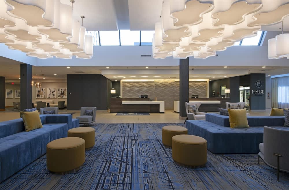 DoubleTree by Hilton Hotel West Edmonton 2