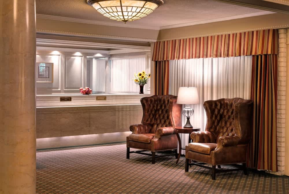 Royal Scot Hotel & Suites, Trademark Collection by Wyndham 2