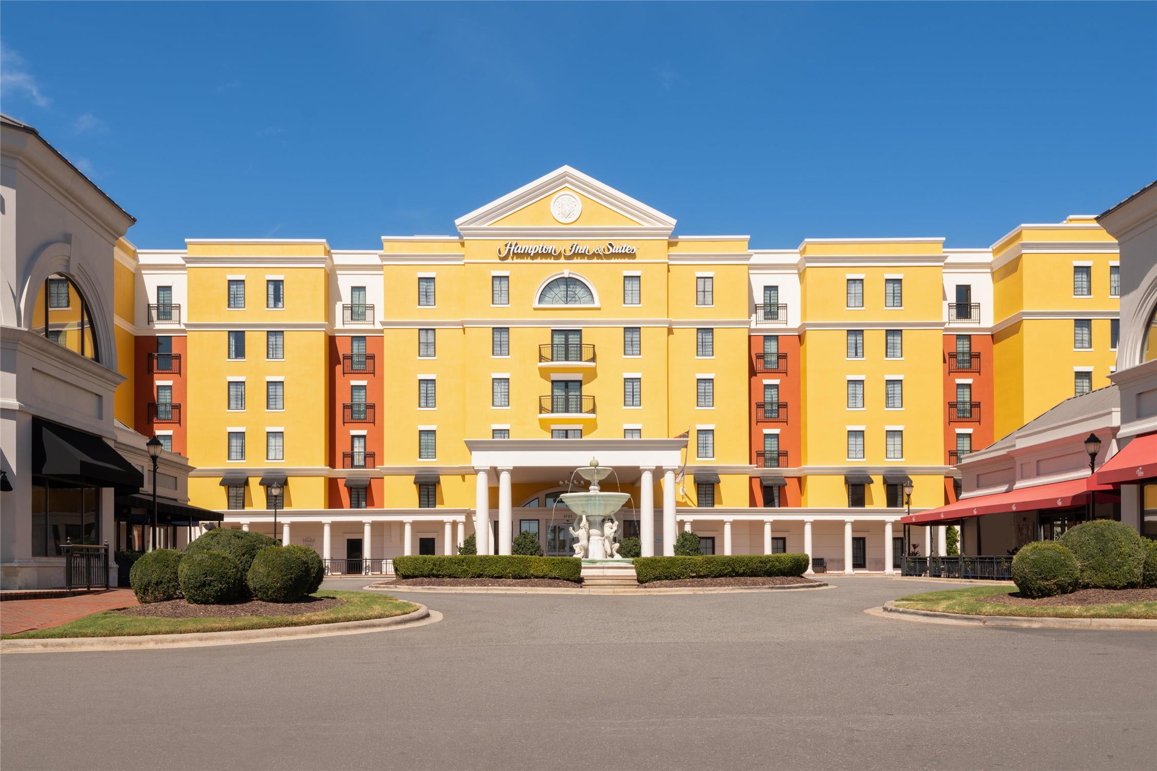 Hampton Inn & Suites Charlotte/SouthPark at Phillips Place 1
