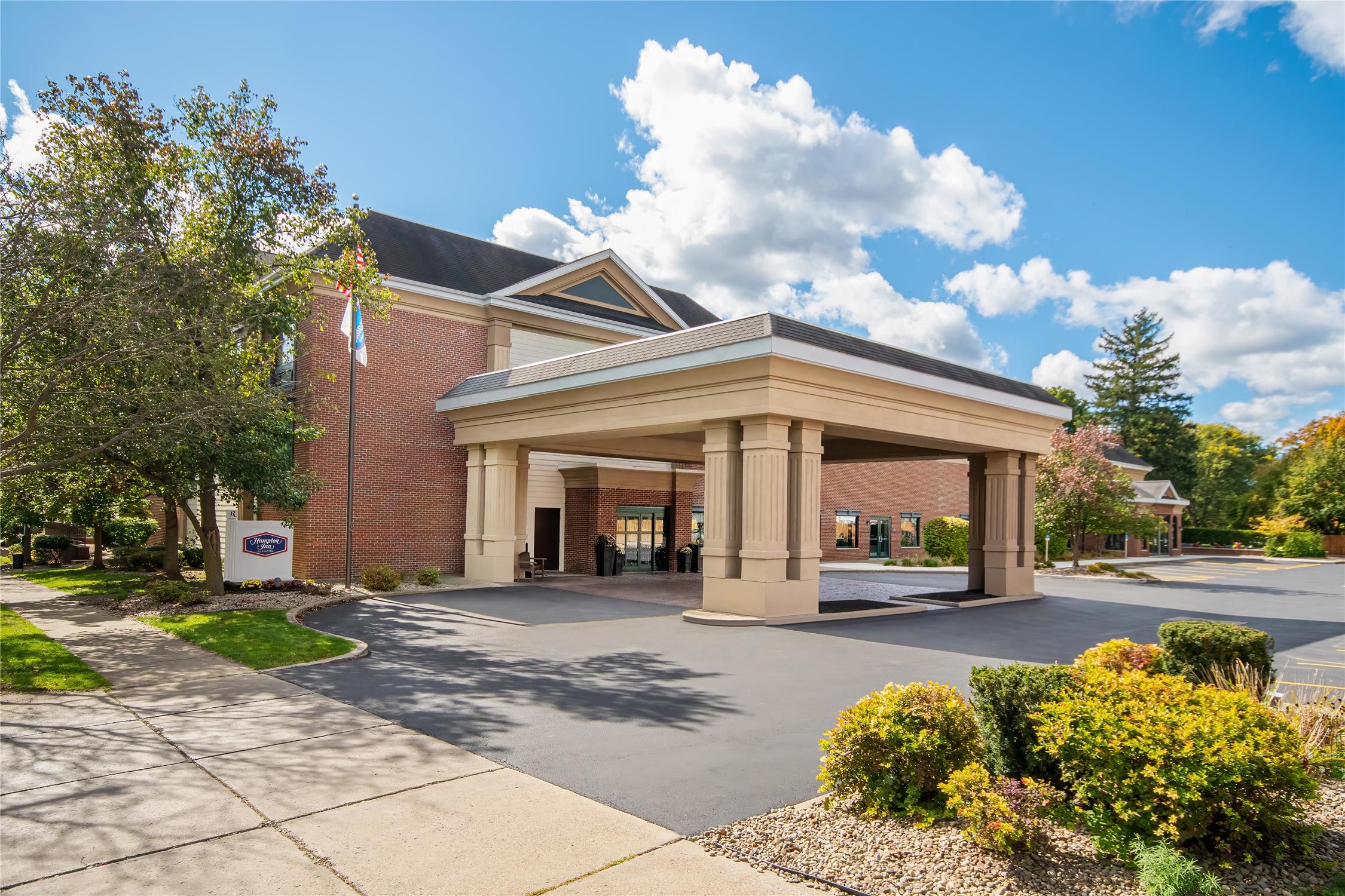 Hampton Inn East Aurora 1