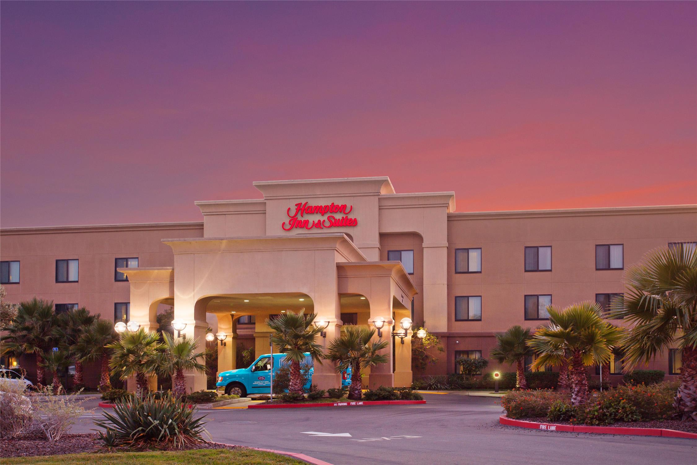 Hampton Inn & Suites Oakland Airport-Alameda 2