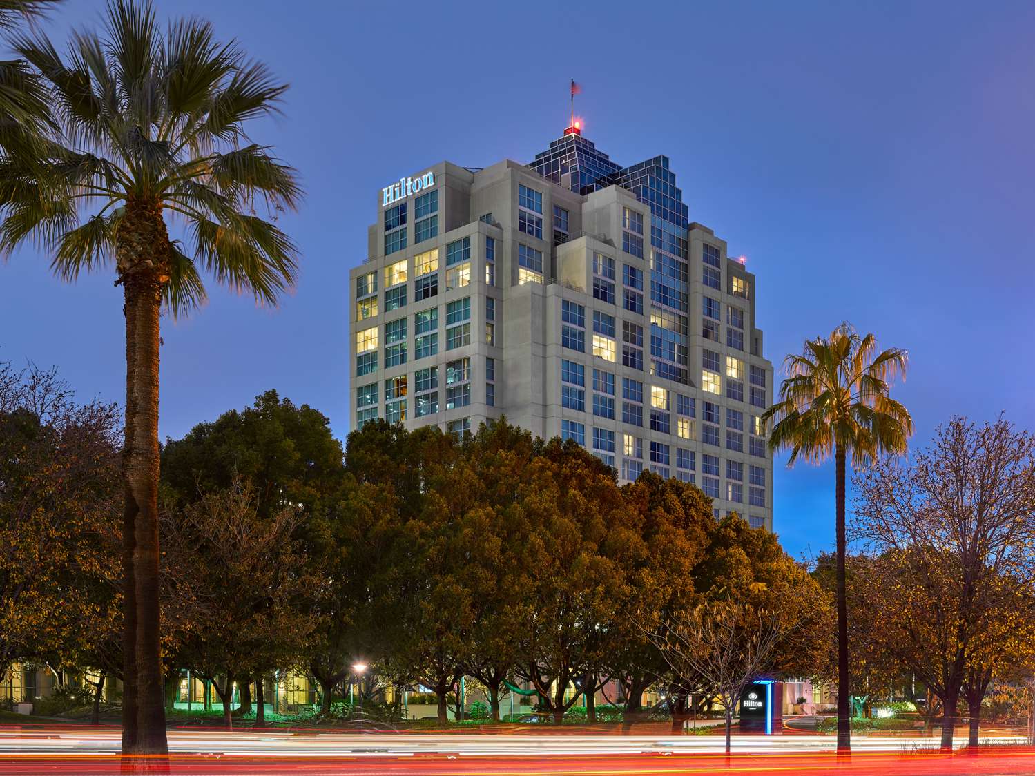 Hilton Los Angeles North-Glendale & Executive Meeting Center 1