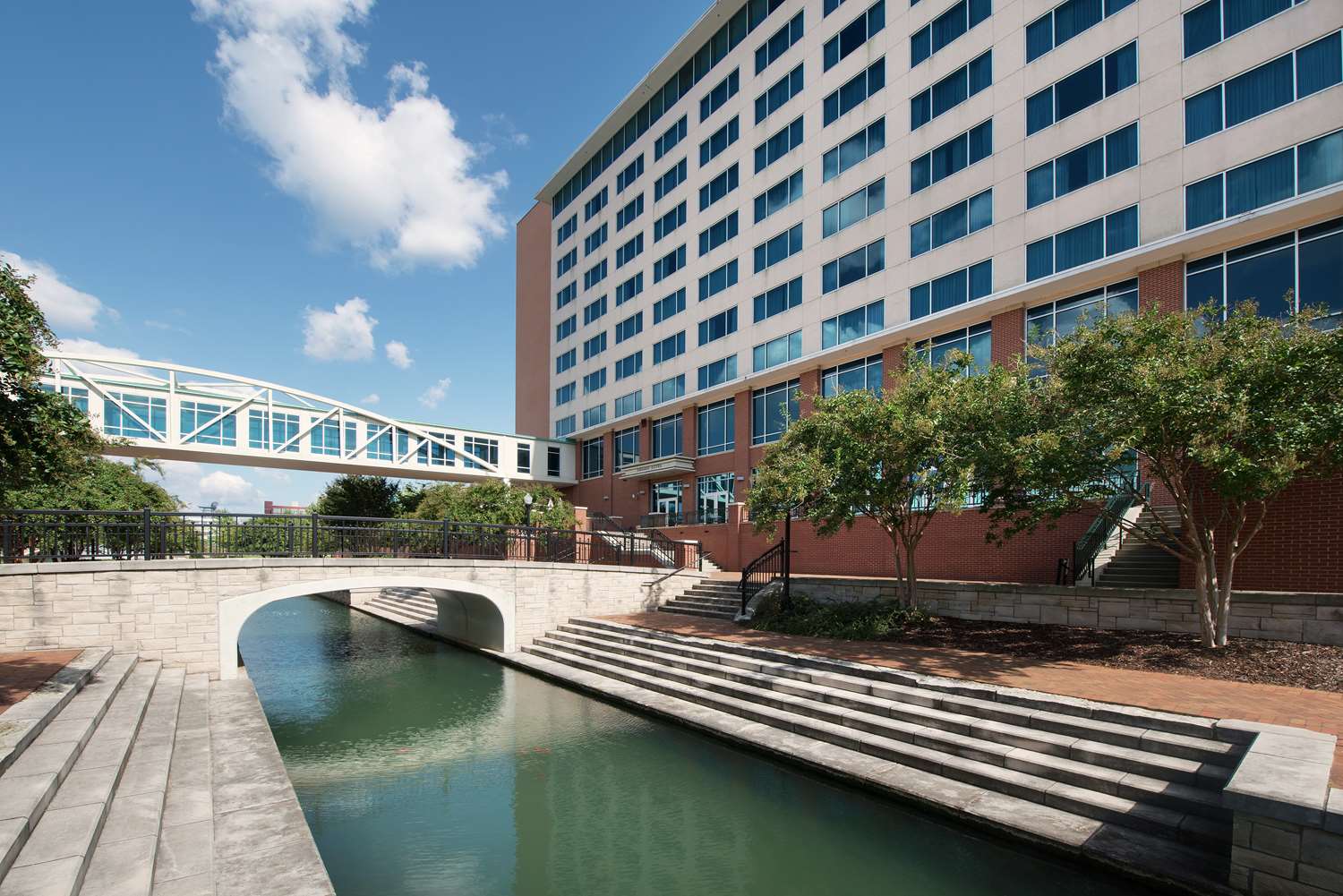 Embassy Suites by Hilton Huntsville 2