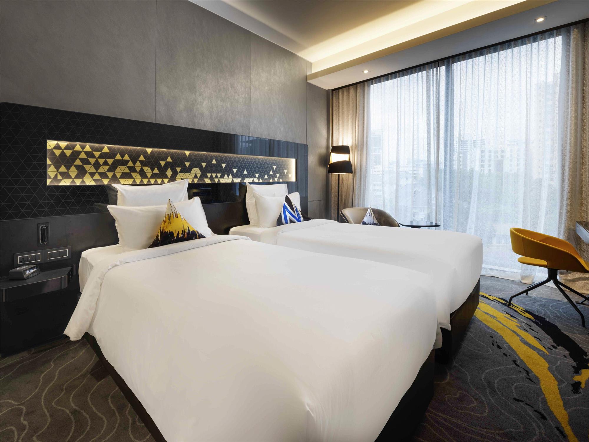 Novotel Singapore On Stevens 2