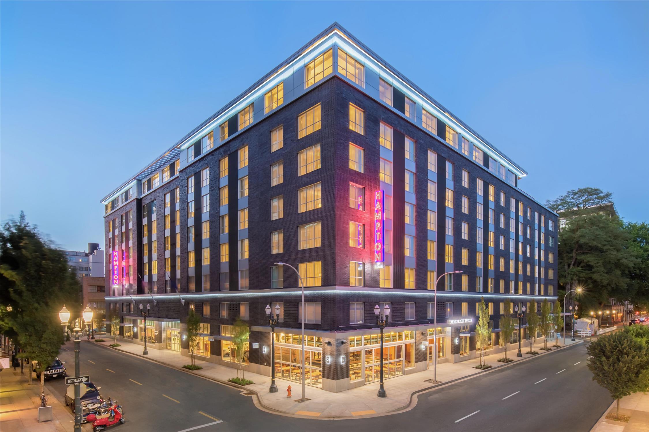 Hampton Inn And Suites By Hilton Portland-Pearl District 1