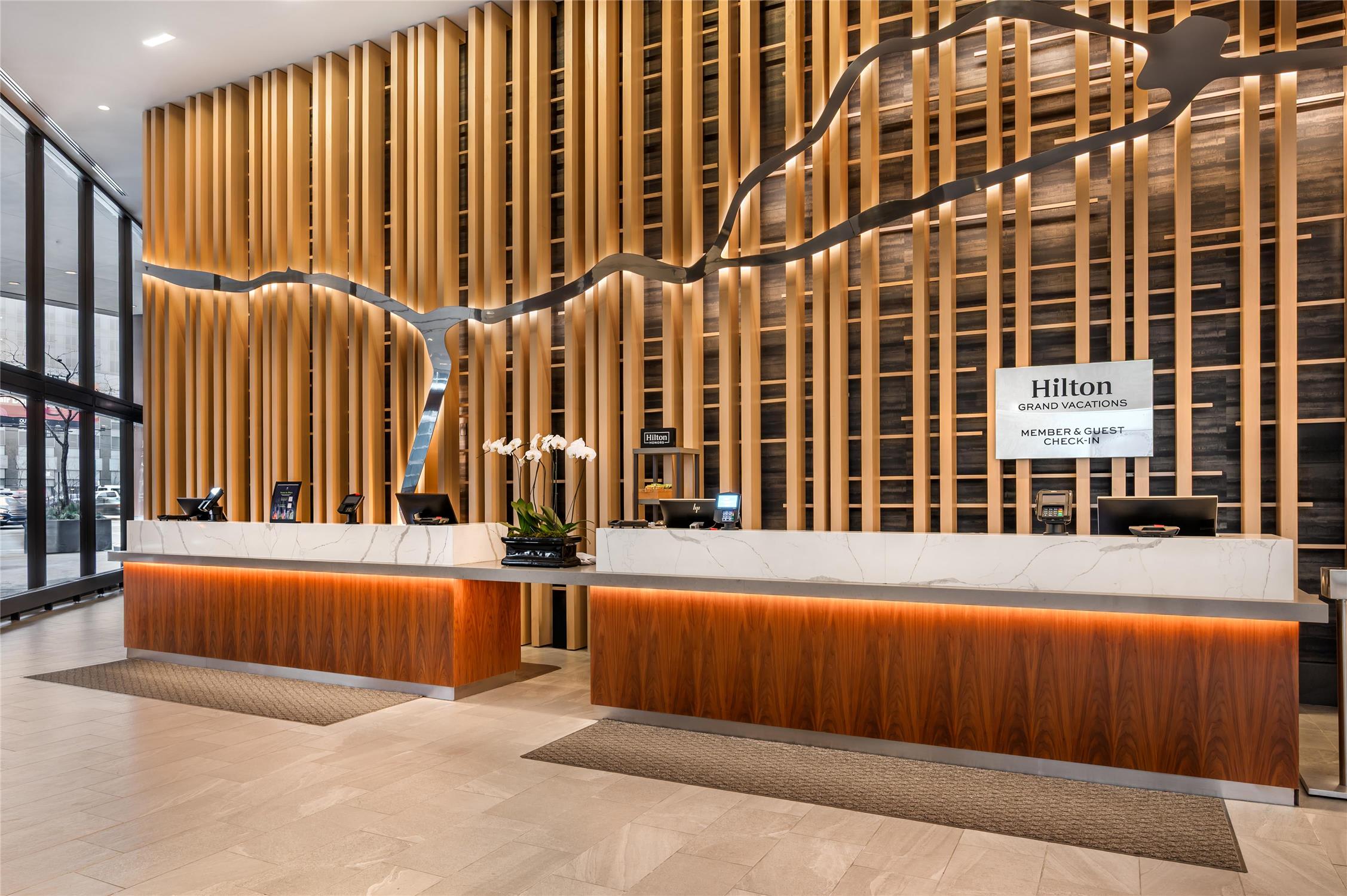 Hilton Grand Vacations Club Chicago Magnificent Mile 1