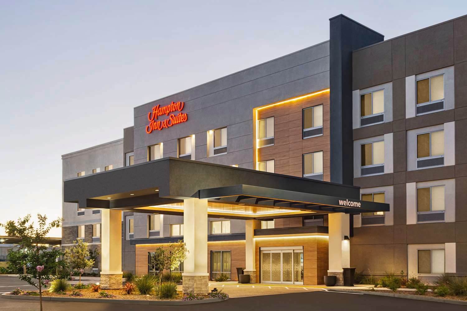 Hampton Inn & Suites Oroville 1