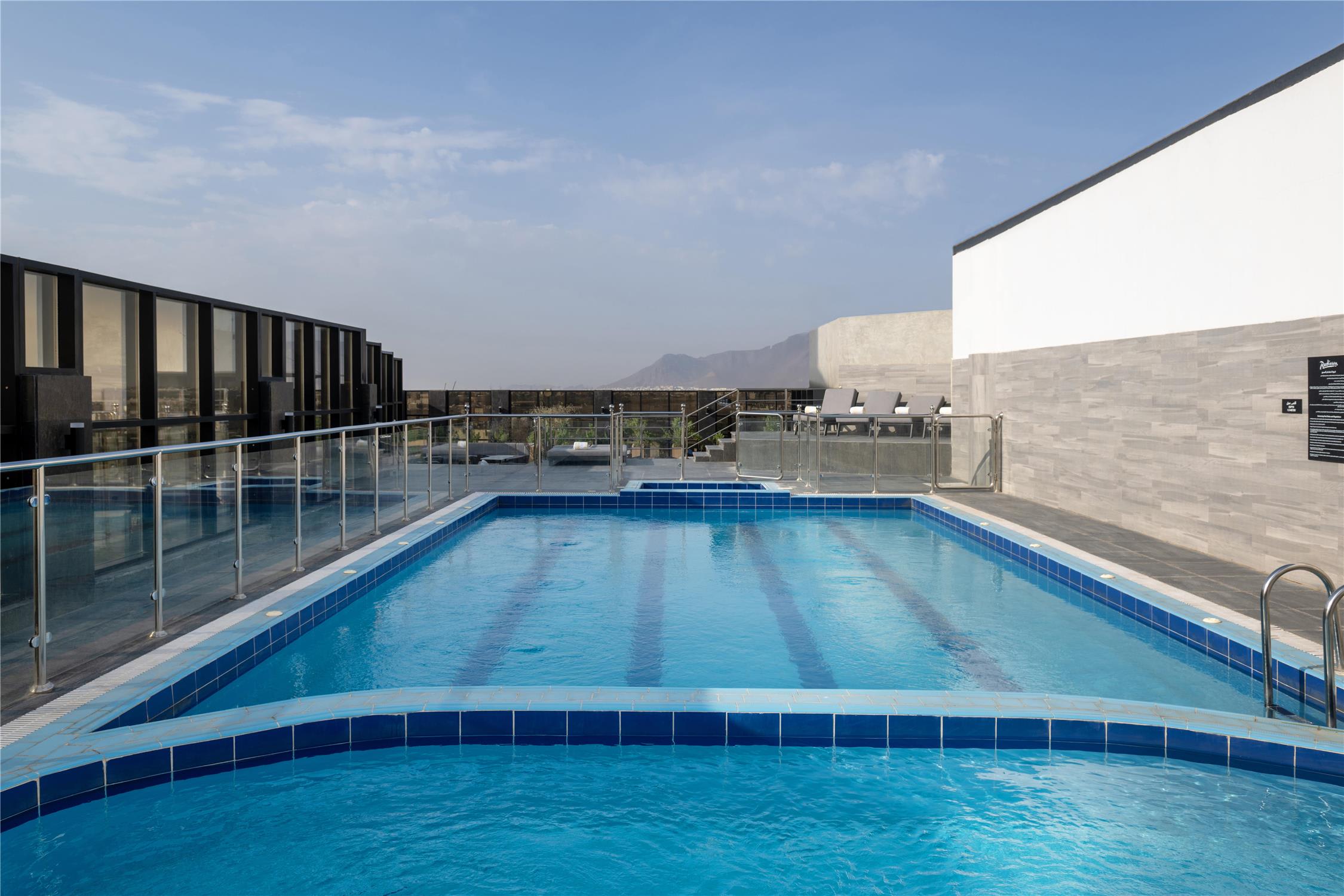 Radisson Hotel Madinah 1