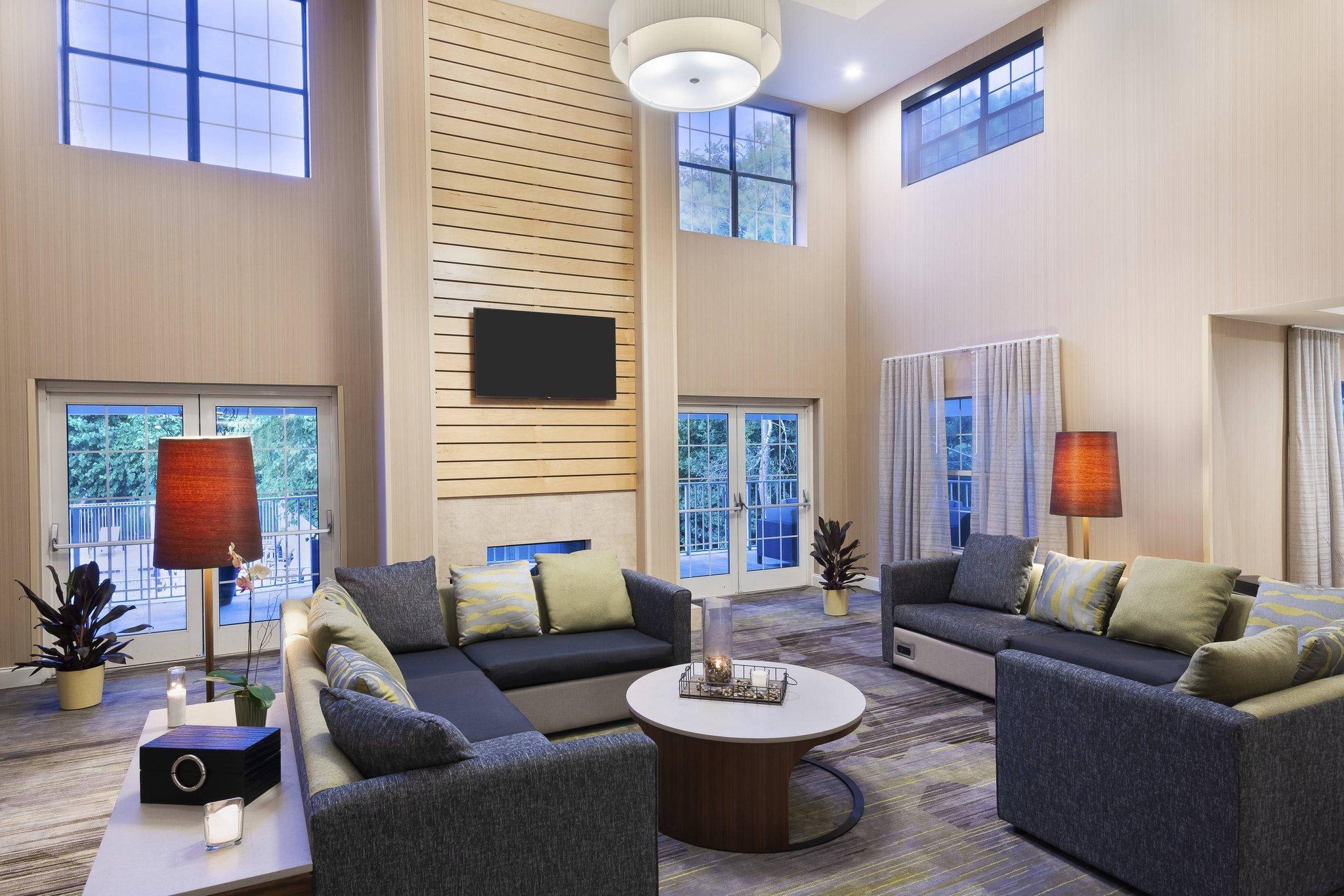 Courtyard By Marriott Athens Downtown 1