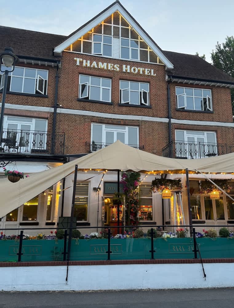 Uno Thames Hotel -Reopened Brand New Again -FREE PARKING 1