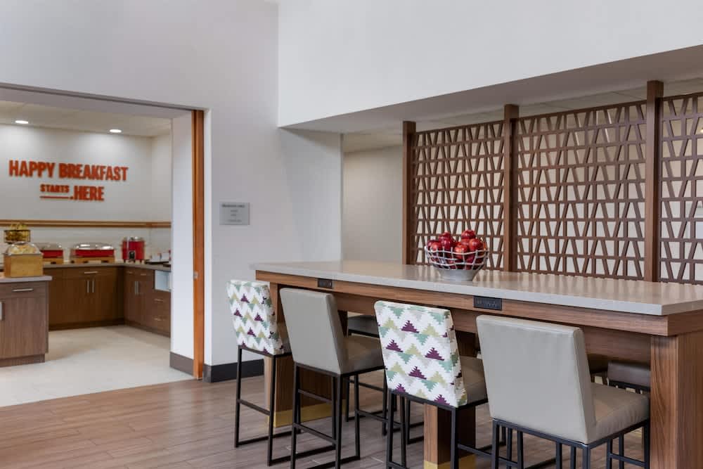 Hampton Inn & Suites by Hilton Windsor 2
