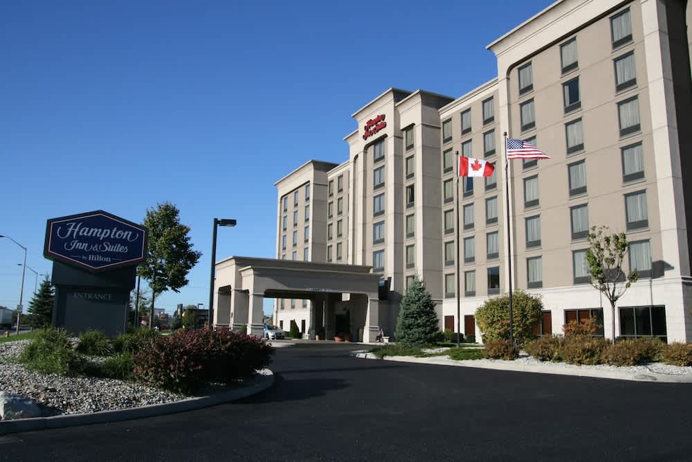 Hampton Inn & Suites by Hilton Windsor 1