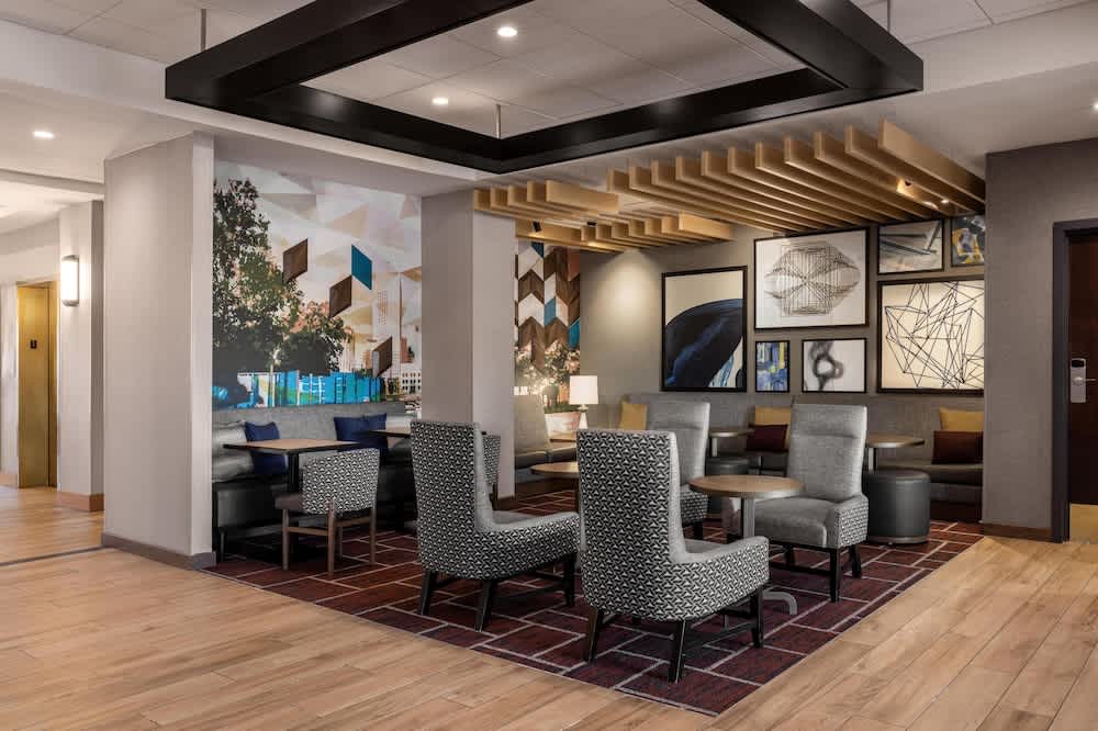 Hyatt Place Indianapolis Airport 2