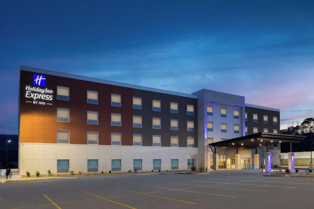 Holiday Inn Express & Suites Huntsville Northeast by IHG 1