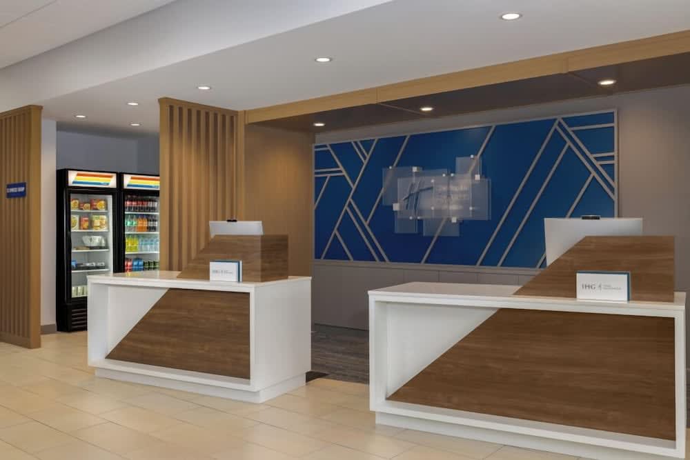 Holiday Inn Express & Suites Huntsville Northeast by IHG 2