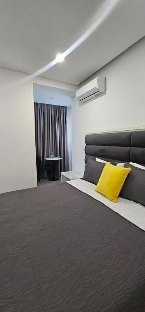 Hotel Edina by Hp 2