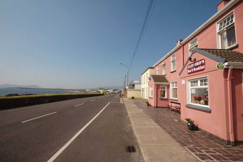 Clifford s Ocean View B&B 1