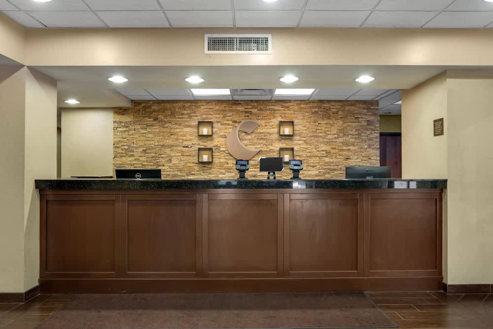 Comfort Suites Tallahassee Capitol - University Area 2