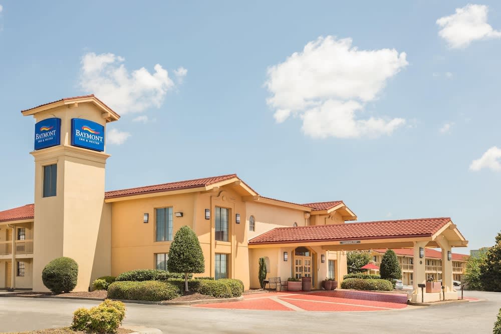 Baymont by Wyndham Greenville Woodruff Rd 1