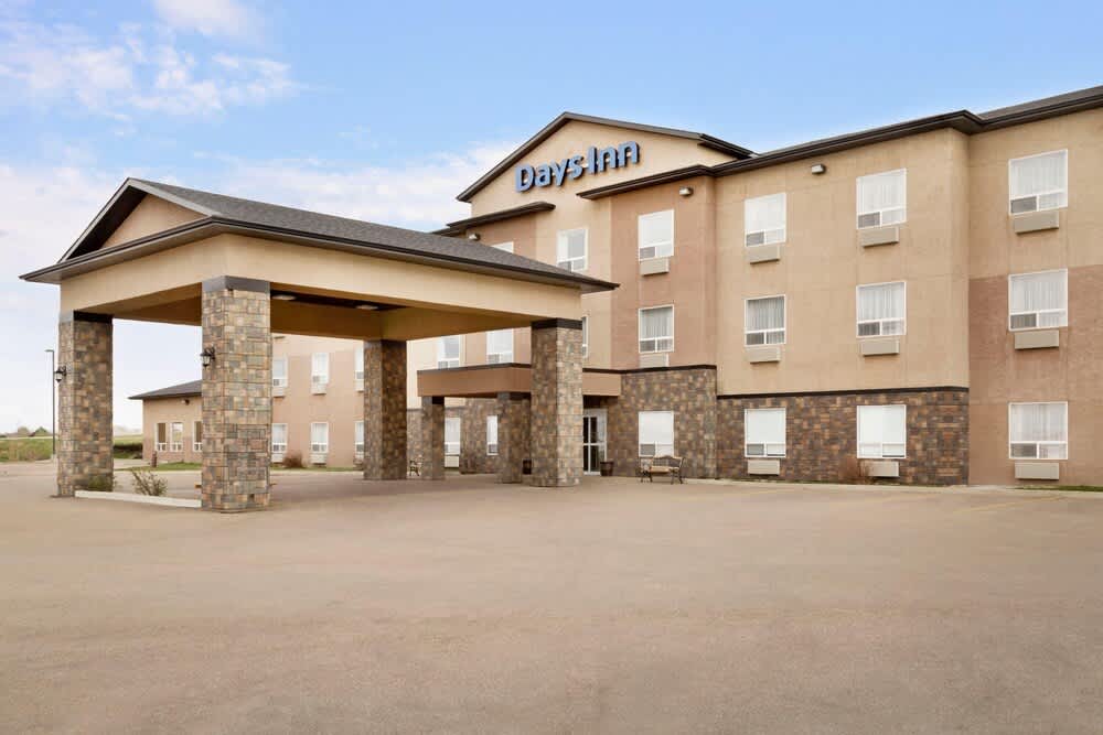 Days Inn by Wyndham Innisfail 1