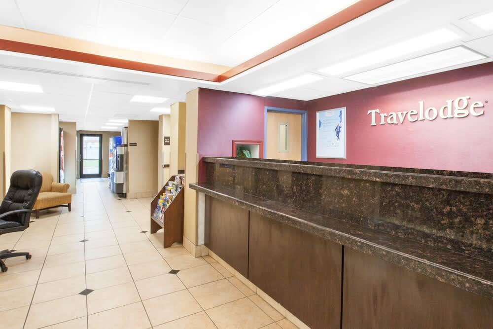 Travelodge by Wyndham Romulus Detroit Airport 2