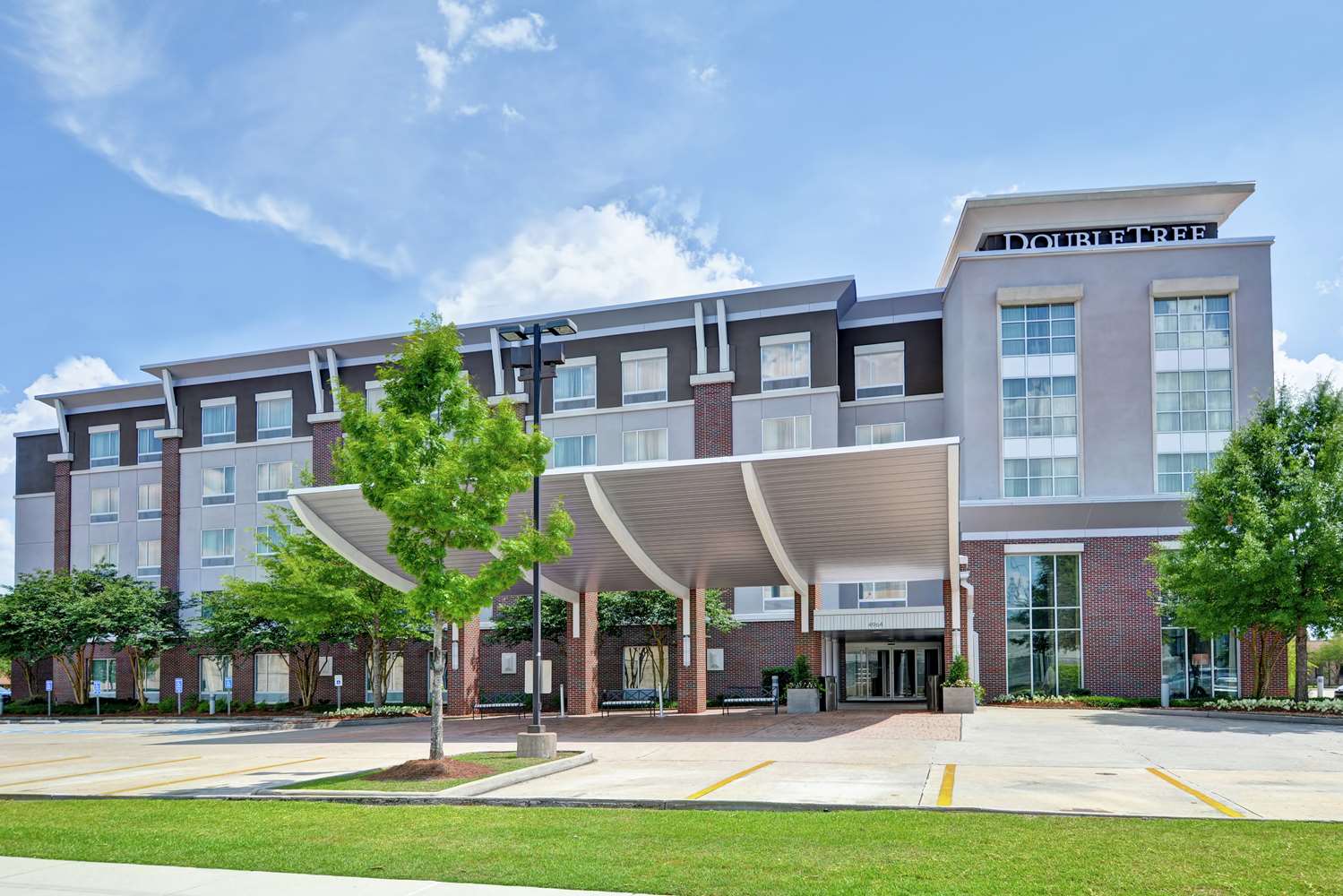 DoubleTree by Hilton Baton Rouge 2