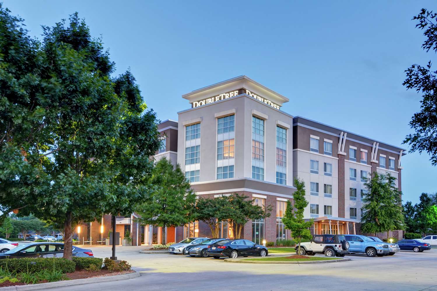 DoubleTree by Hilton Baton Rouge 1