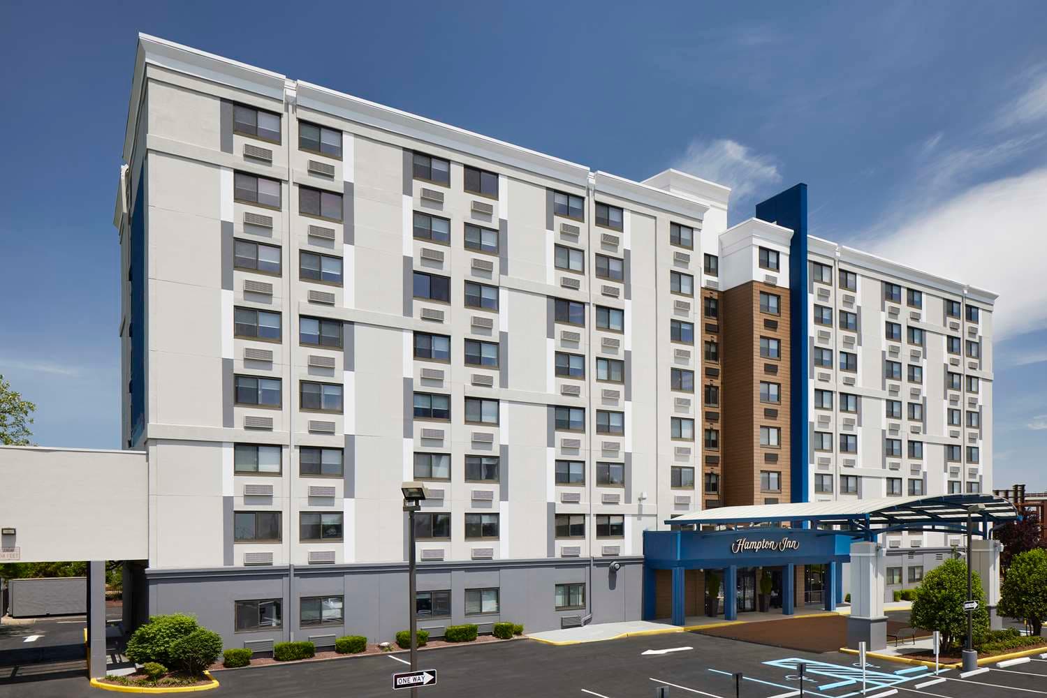Hampton Inn Newark Airport 1