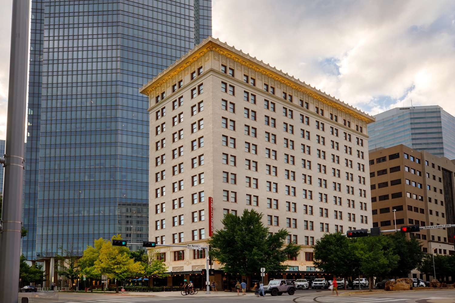 Colcord Hotel Oklahoma City, Curio Collection by Hilton 1
