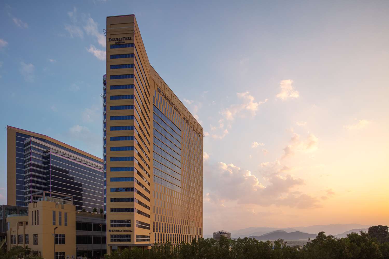Doubletree By Hilton Fujairah City 1