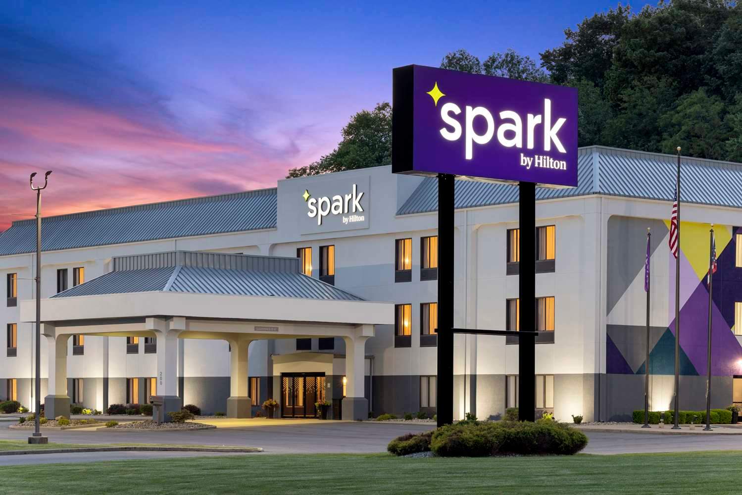 Spark By Hilton Newcomerstown 2