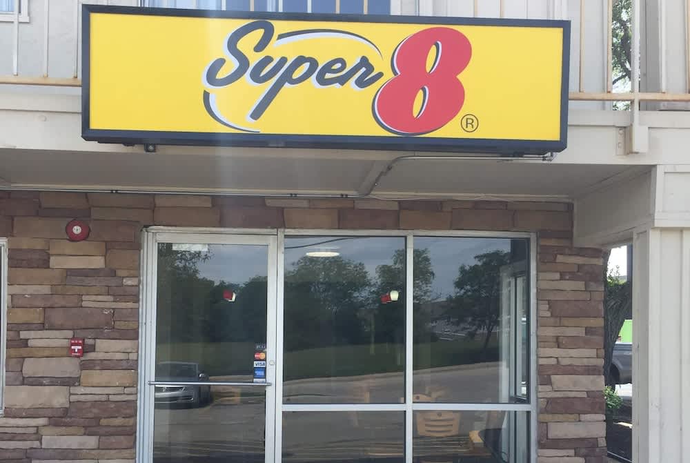 Super 8 by Wyndham Florence 1