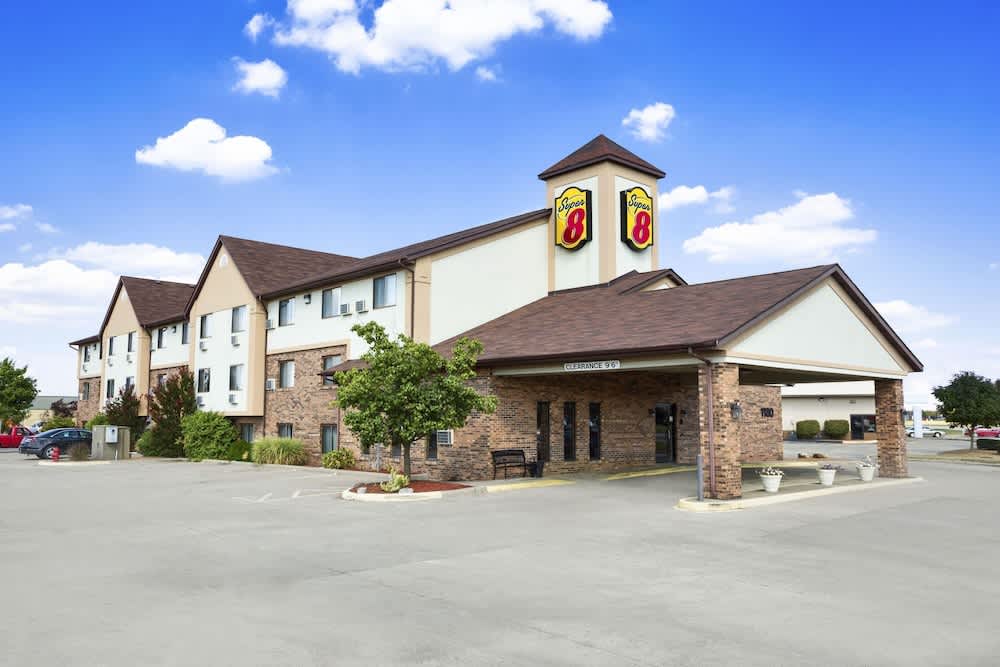 Super 8 by Wyndham Carbondale 1