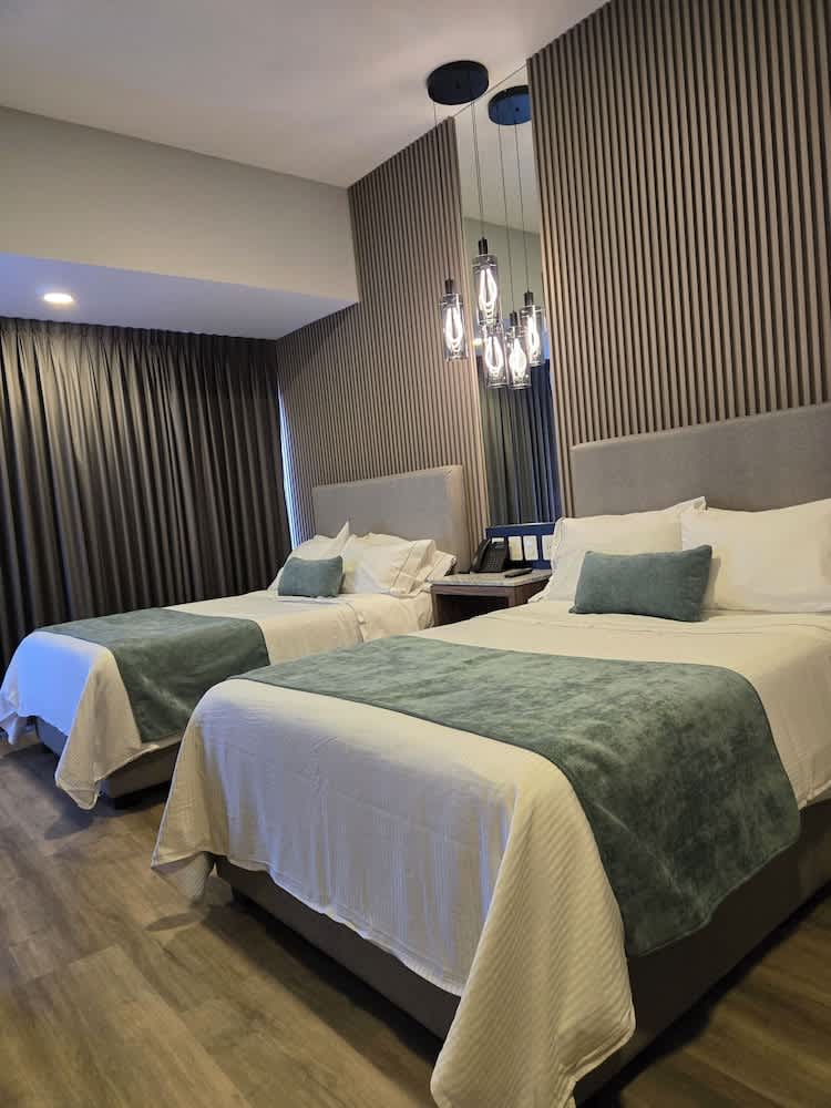 Hotel Plaza Génova Centro 2