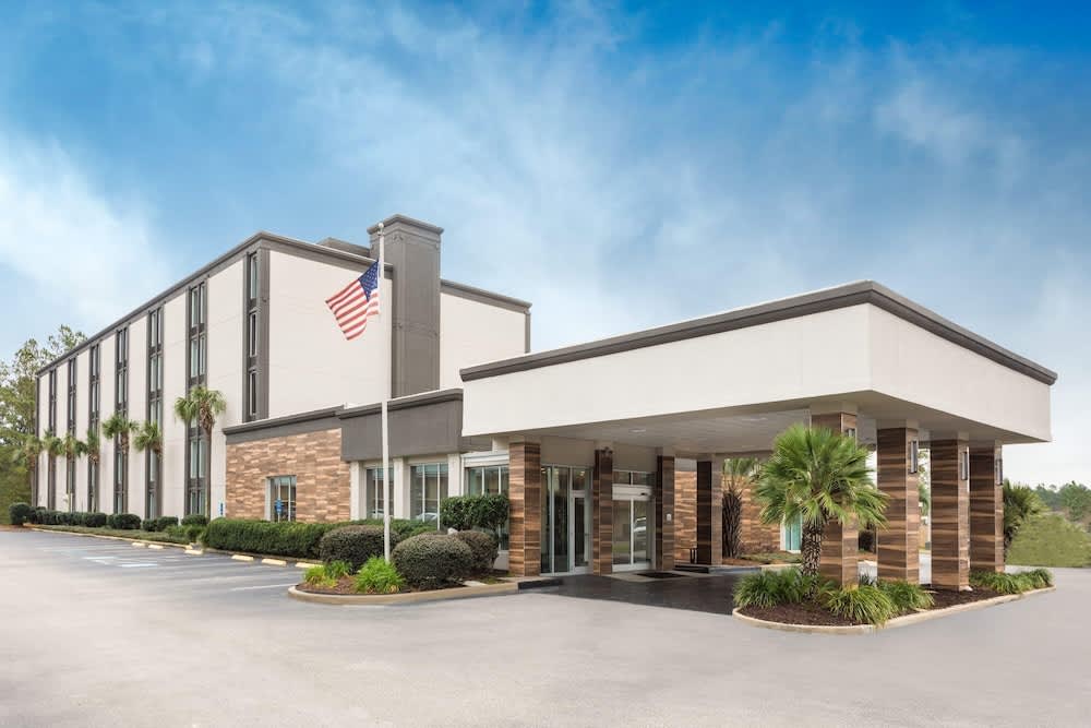 Wyndham Garden Summerville 1