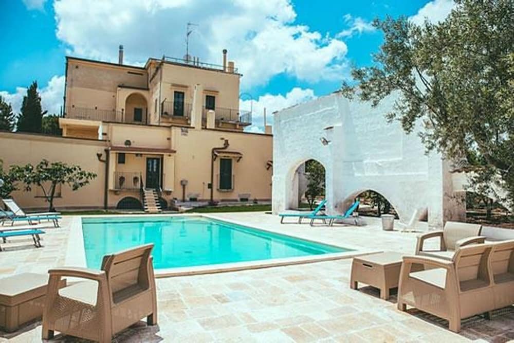 Nella Apartment With Pool 1
