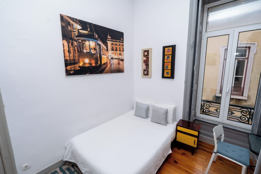 Studio apartment located central Lisbon 2