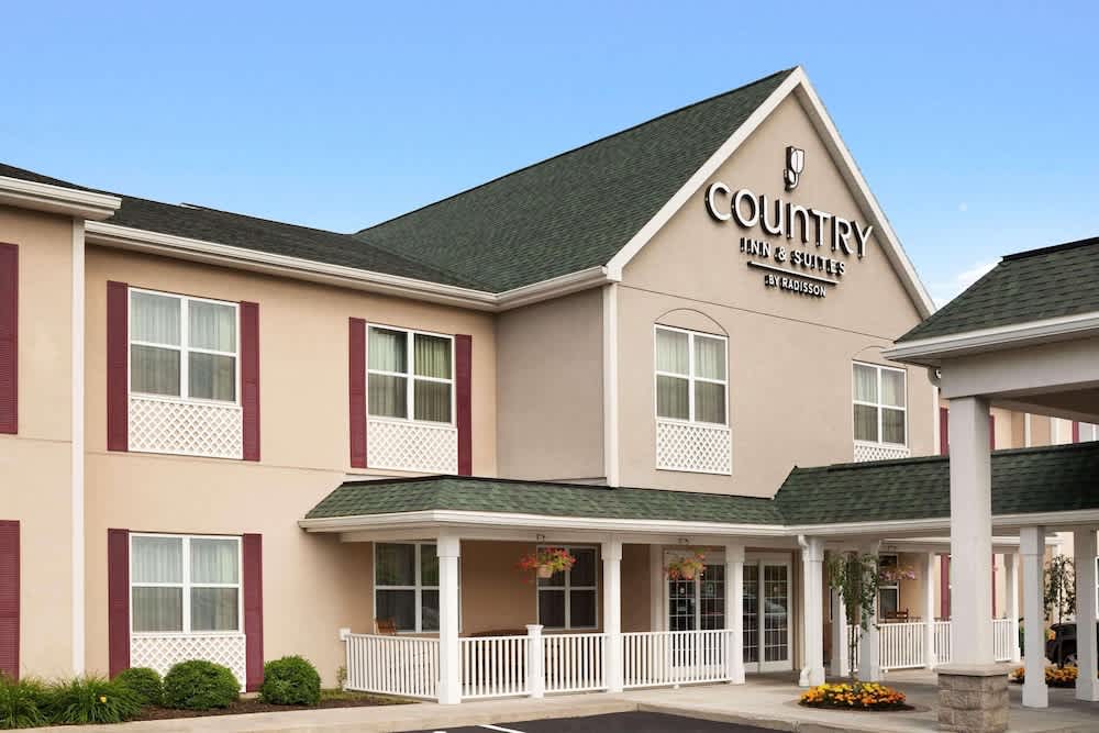 Country Inn & Suites by Radisson, Ithaca, NY 1
