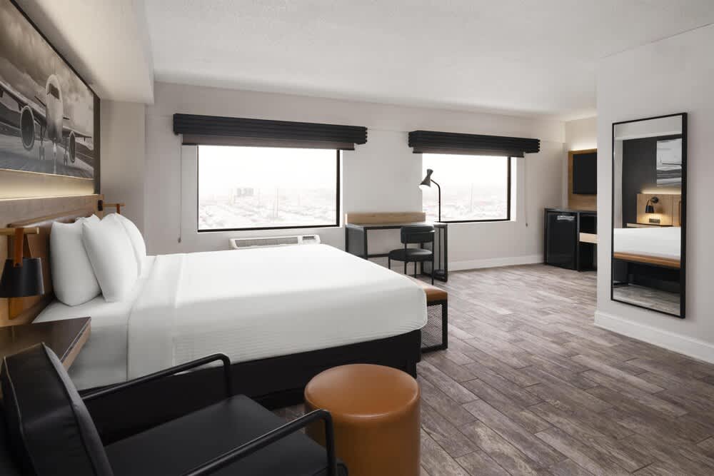 Aiden by Best Western Newark Airport 1