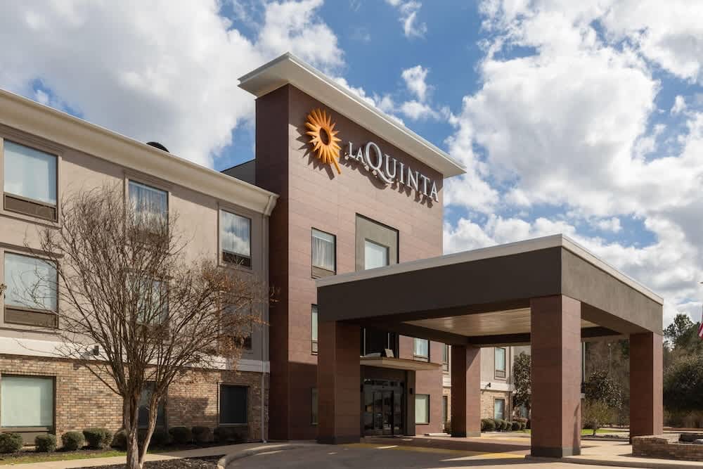 La Quinta Inn & Suites Nacogdoches 1