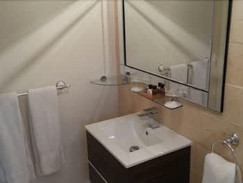 Beaufort Lodge - Central Location & Free Parking 2