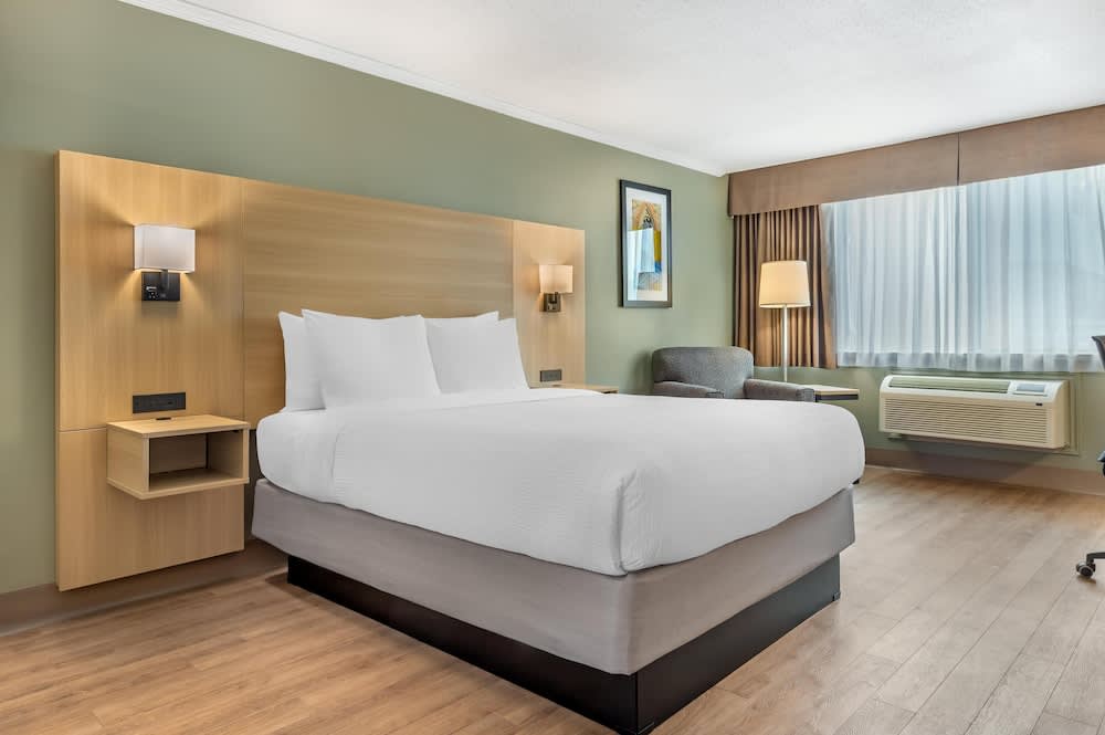 Best Western Plus Ottawa City Centre 1