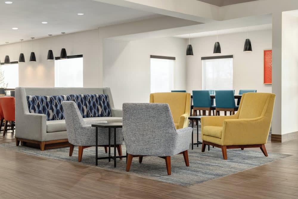 Holiday Inn Express & Suites EDMOND by IHG 2