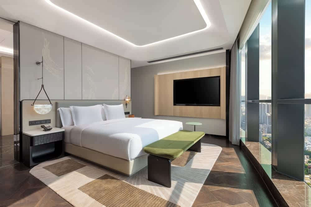 HUALUXE Zhongshan City Center 2
