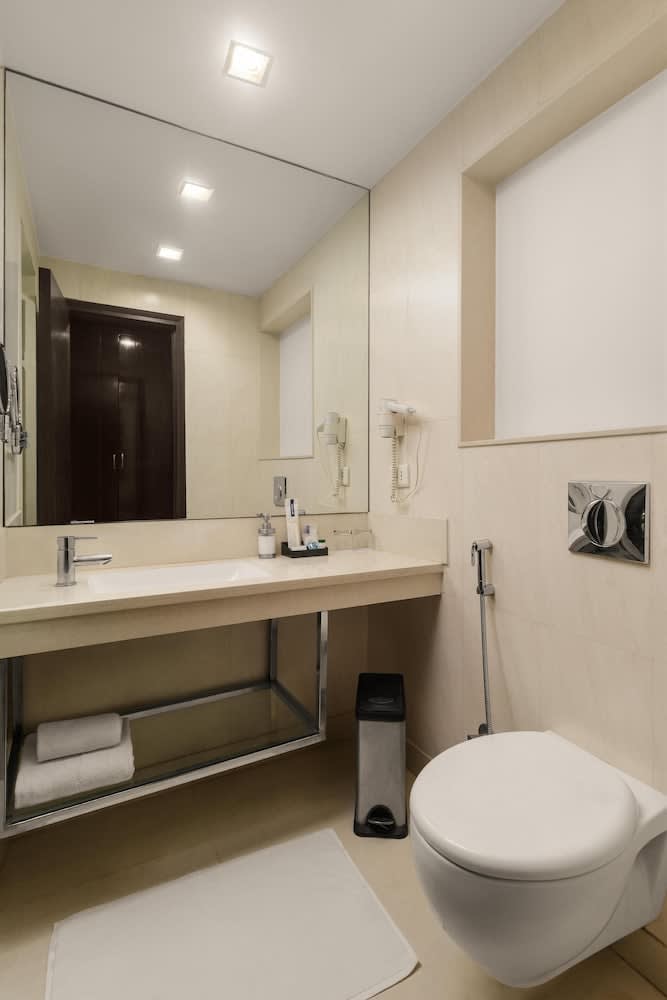 Golden Tulip City Centre Gurgaon 1