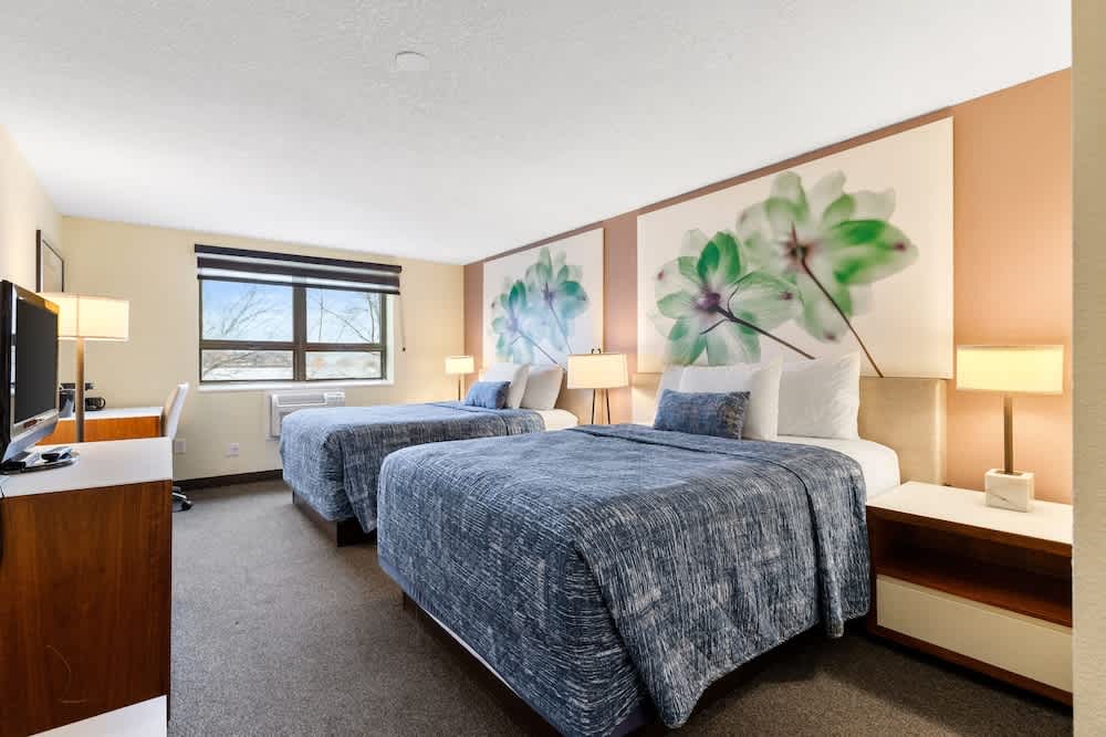 Lakeside Inn 1