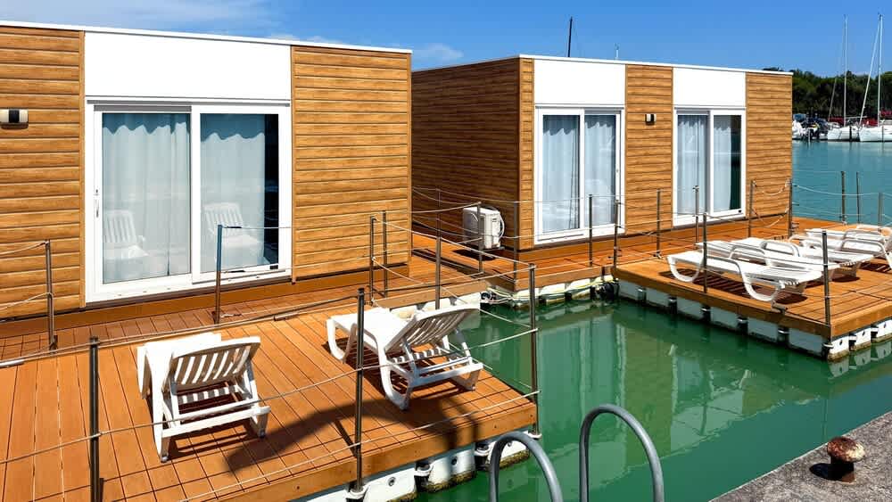 Marina Uno Floating Resort 1